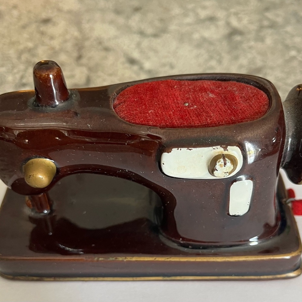 Vintage Ceramic Sewing Machine Pin Cushion circa 1950’s Japan